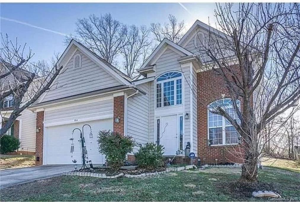 Cozy 4B 2 5B University Home King Beds Jacuzzi Charlotte Exterior foto